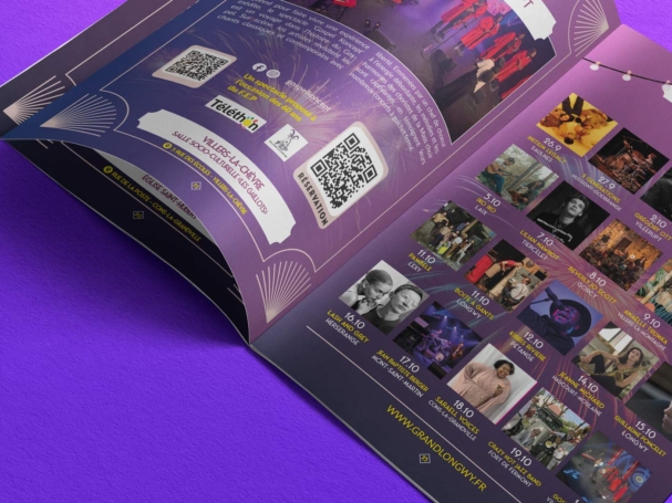 Brochure officielle du festival Agglo en Scènes 2025 à Longwy, conçue par Studio L’Escarboucle (communication visuelle à Thionville et Nancy), en partenariat avec Nancy Jazz Pulsations.